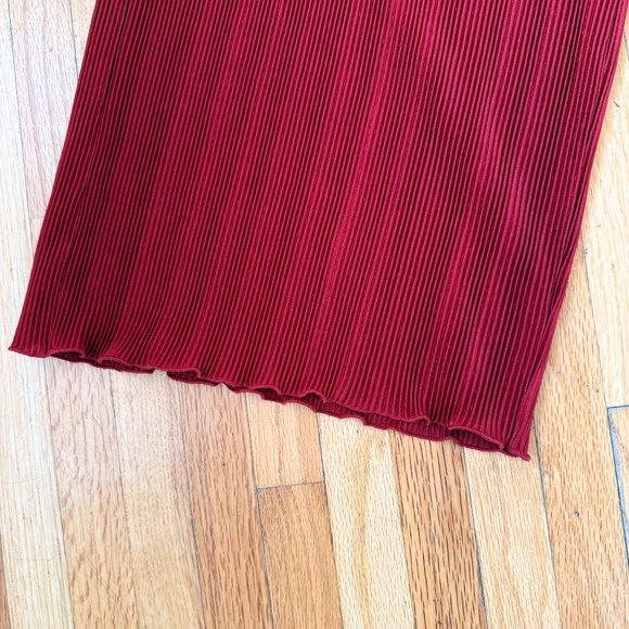 Abercrombie & Fitch Red Micro-Pleat Satin Look Wide Leg Pants - Picture 4 of 6